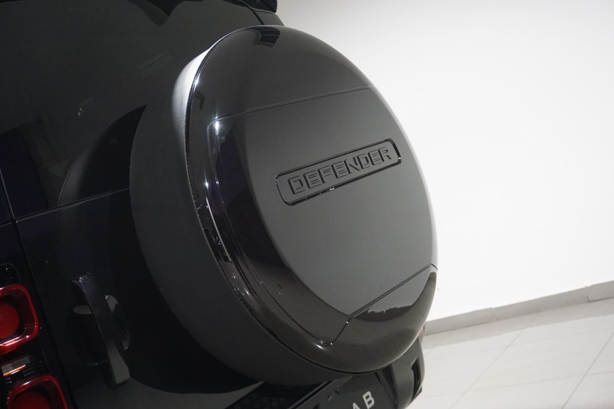 Land Rover Defender 110 3.0 D250 MHEV HSE Hard Top SUV 5dr Diesel Auto 4WD MWB Euro 6 (s/s) (250 ps)